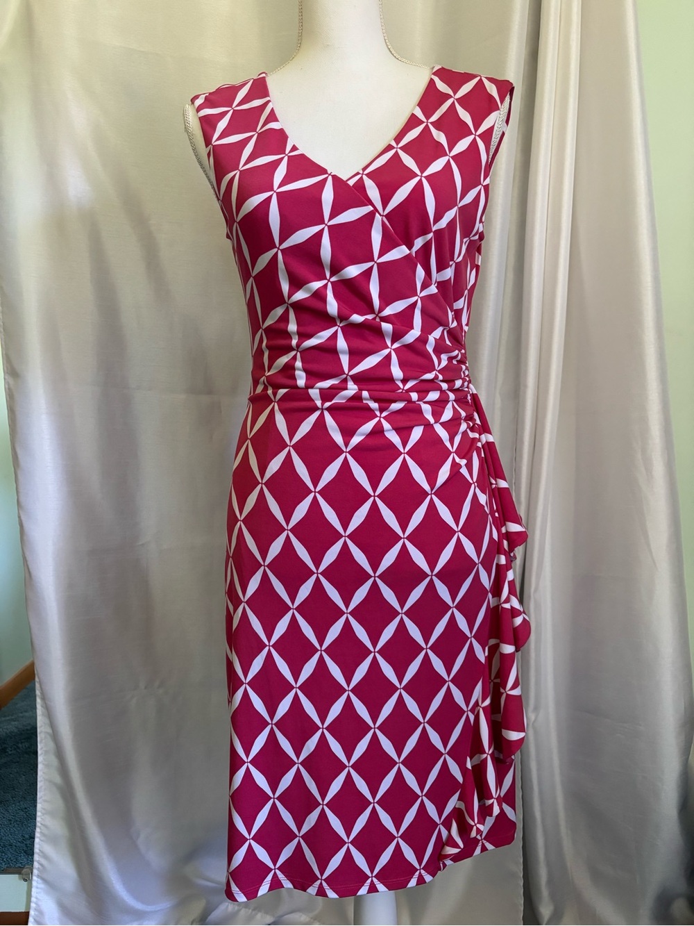 White House Black Market Sleeveless Pink Geometric Faux Wrap Dress 8
